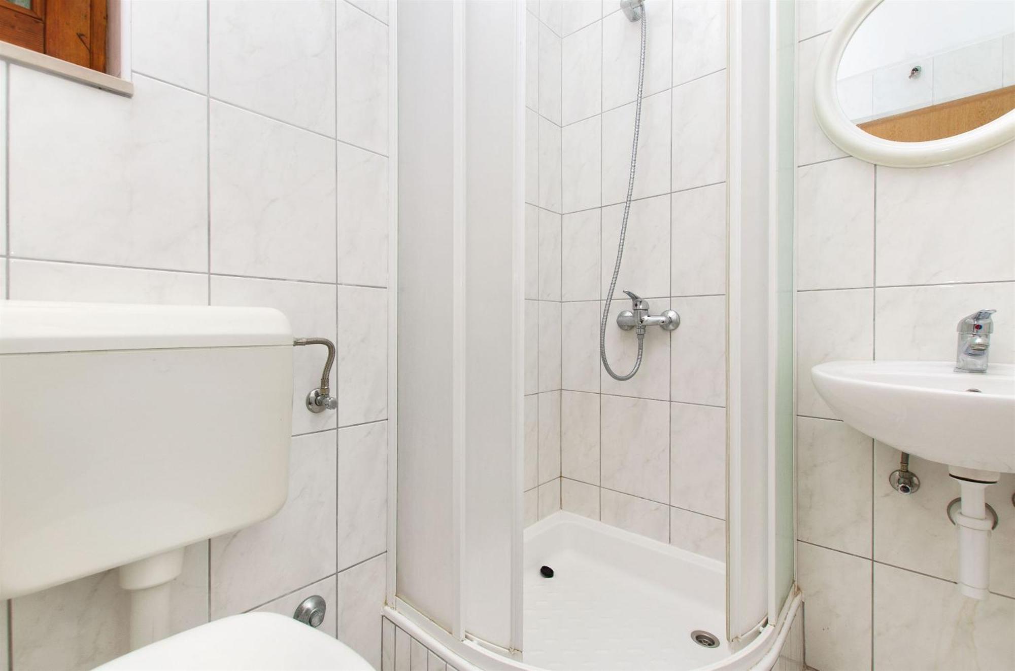 Apartments Neva Sumpetar Luaran gambar