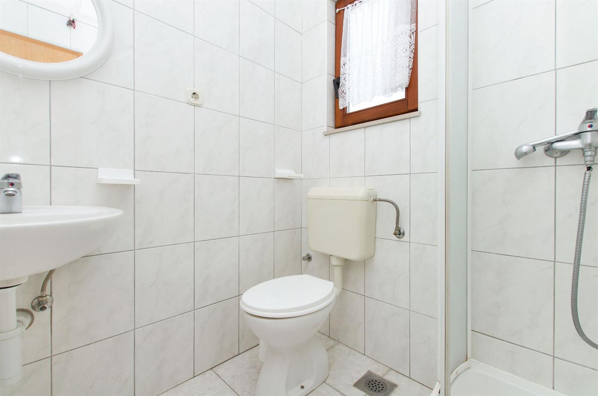 Apartments Neva Sumpetar Luaran gambar