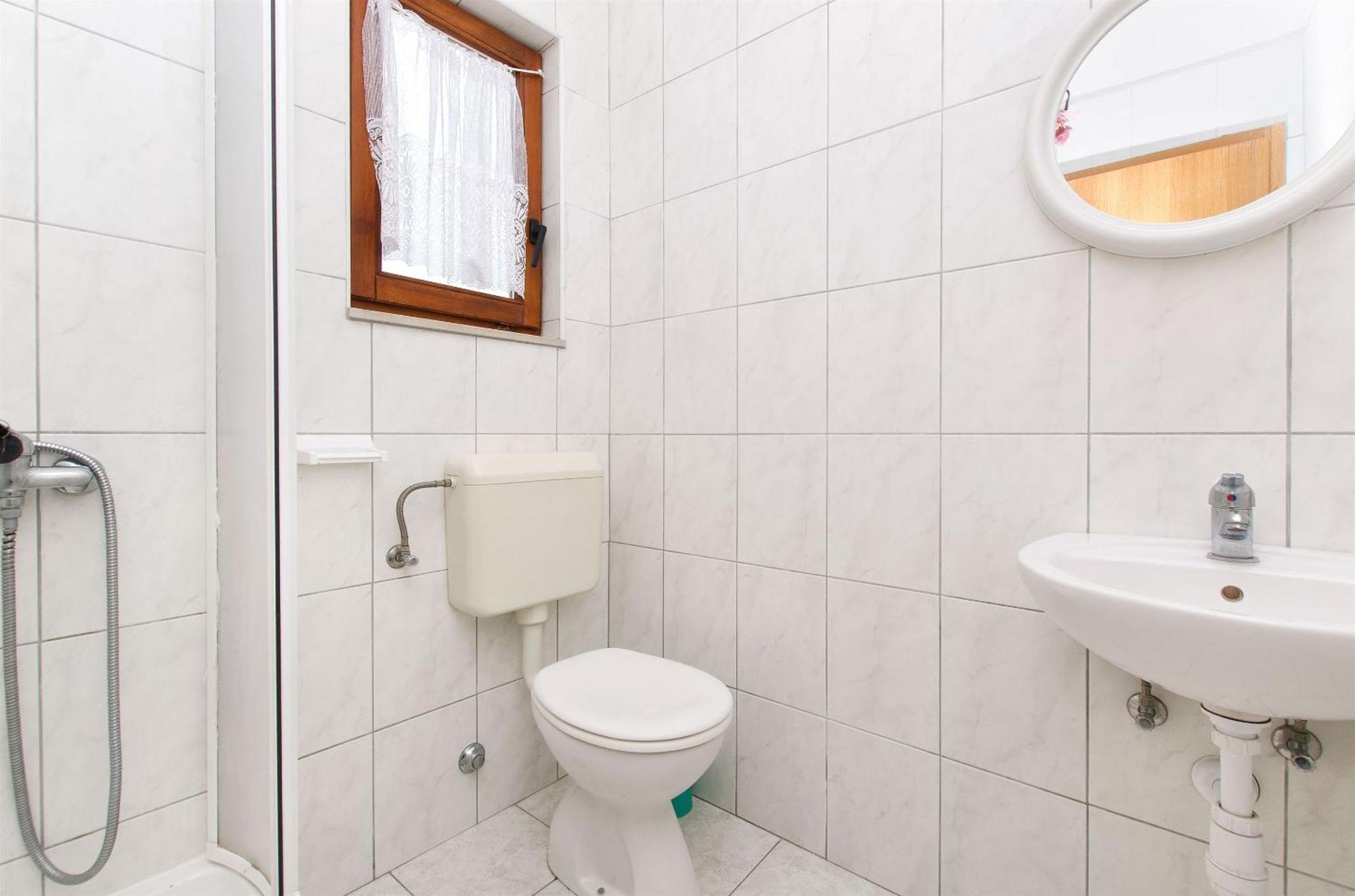 Apartments Neva Sumpetar Luaran gambar